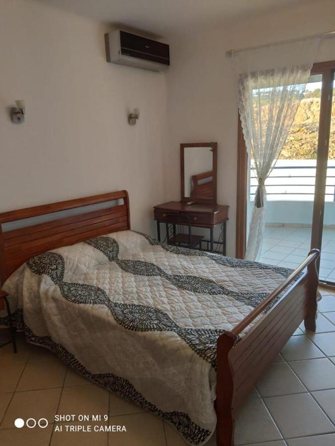 Studio Avec Piscine Et Wifi A Cabonegro 卡博尼格洛 外观 照片